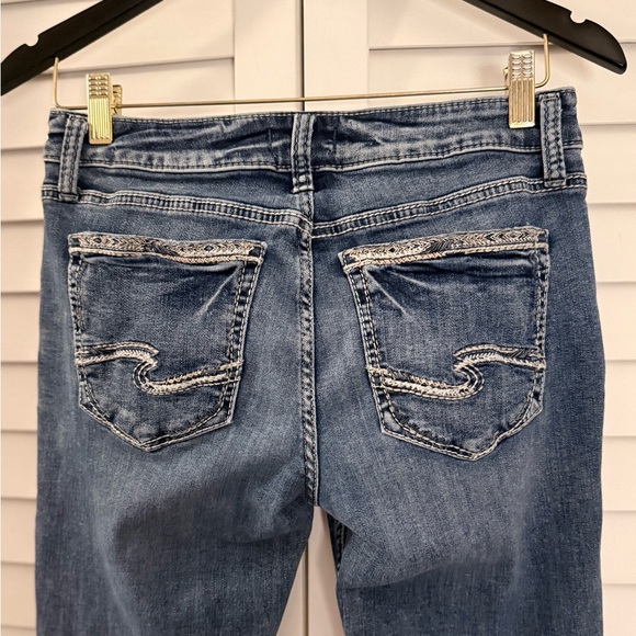 Silver Women's Suki Curvy Mid Rise Straight Leg Jeans Size 30 - Picture 9 of 15